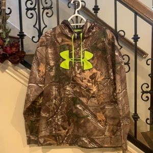 Under Armour men’s hoodie